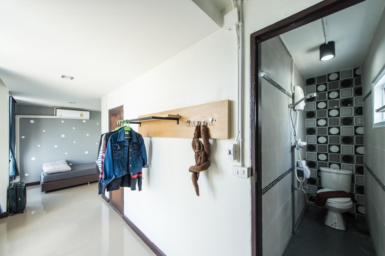 Full stop. Hostel Chiang Mai Exterior foto