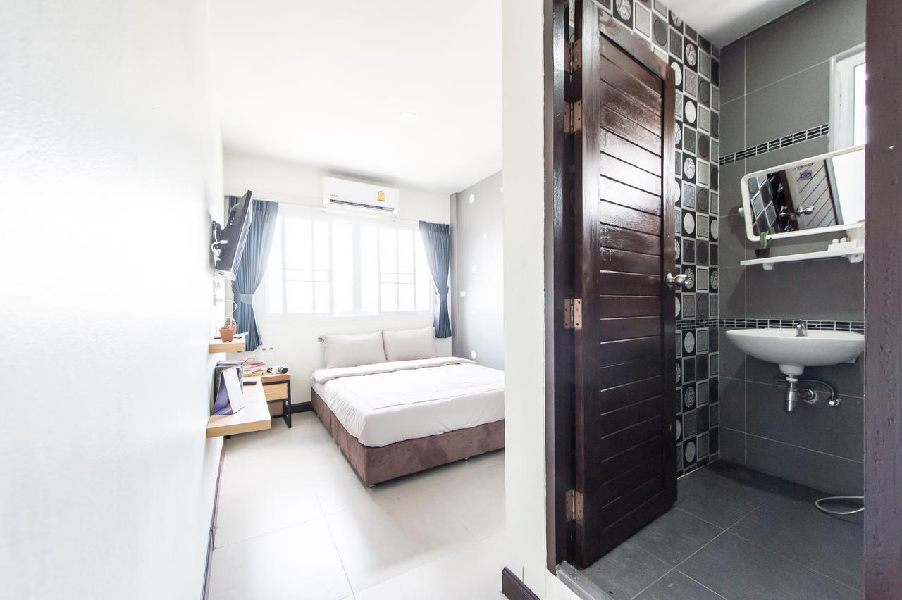 Full stop. Hostel Chiang Mai Exterior foto